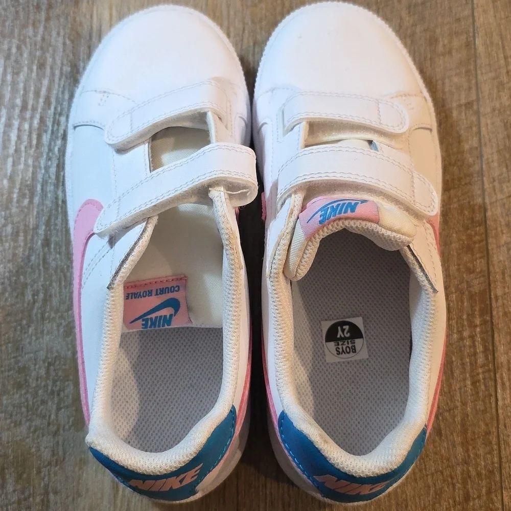 Nike - Court Royale- Kids Sneakers. Size 2